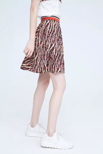 中康采唄城服裝美食文化節盛大啟幕 59元搶購原價89元人氣女裝爆款及精美首飾